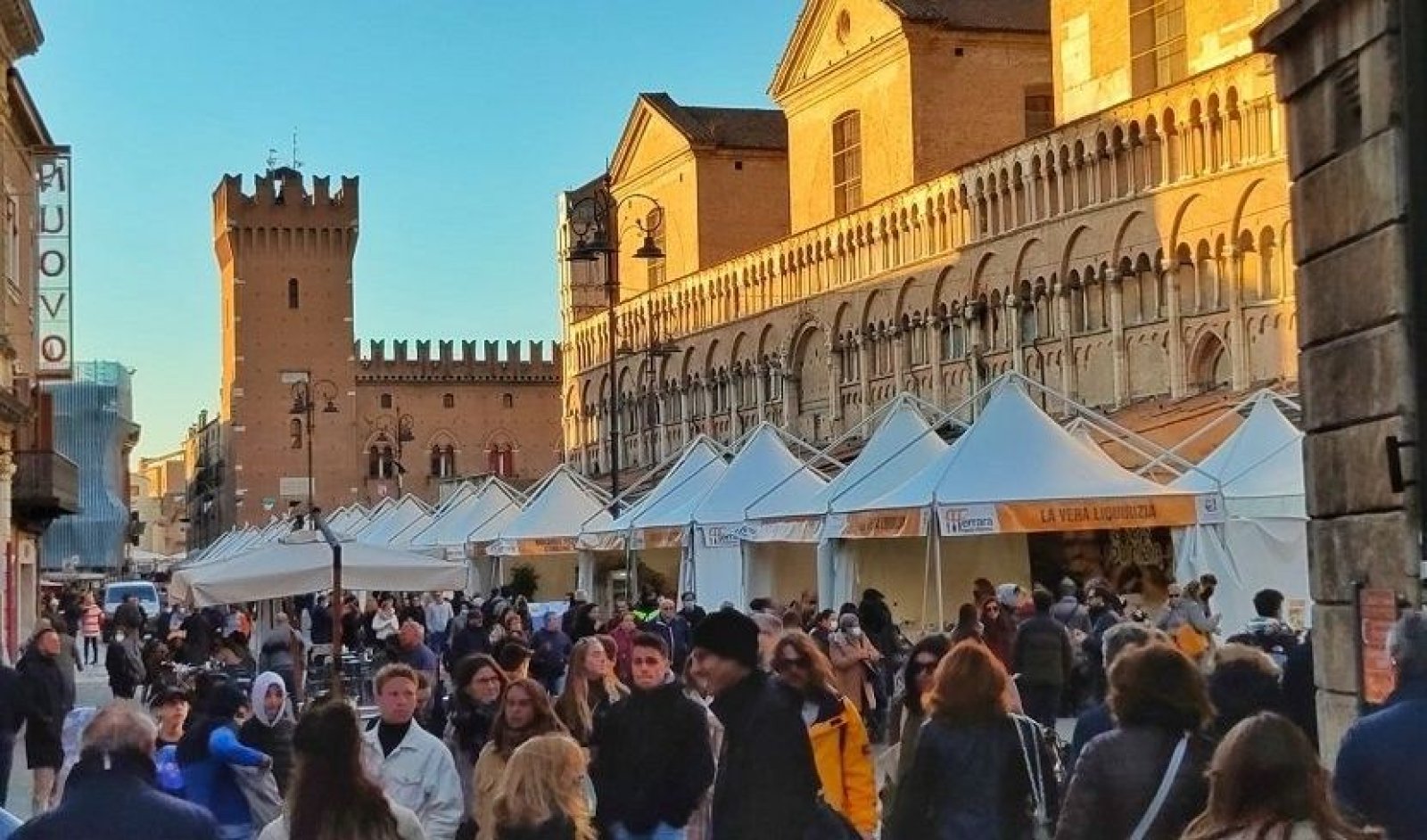 Un'immagine generica segnaposto con angoli arrotondati in una figura.